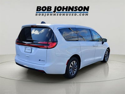 2024 Chrysler Pacifica Hybrid Select
