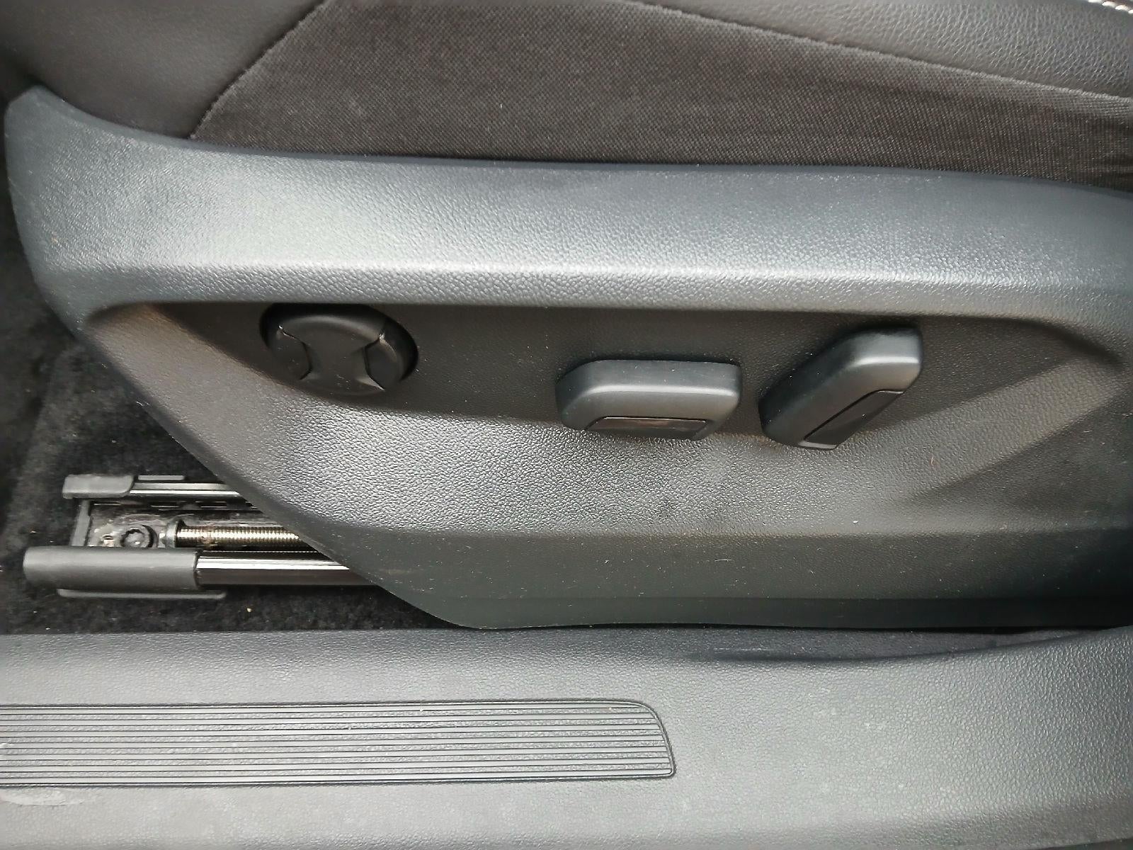 2021 Volkswagen TIGUAN SUV