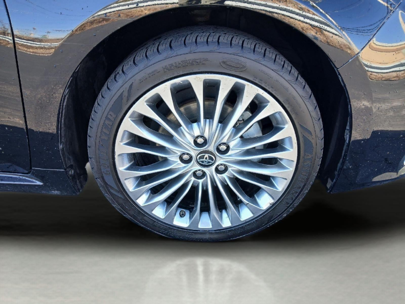 2018 Toyota AVALON Limited