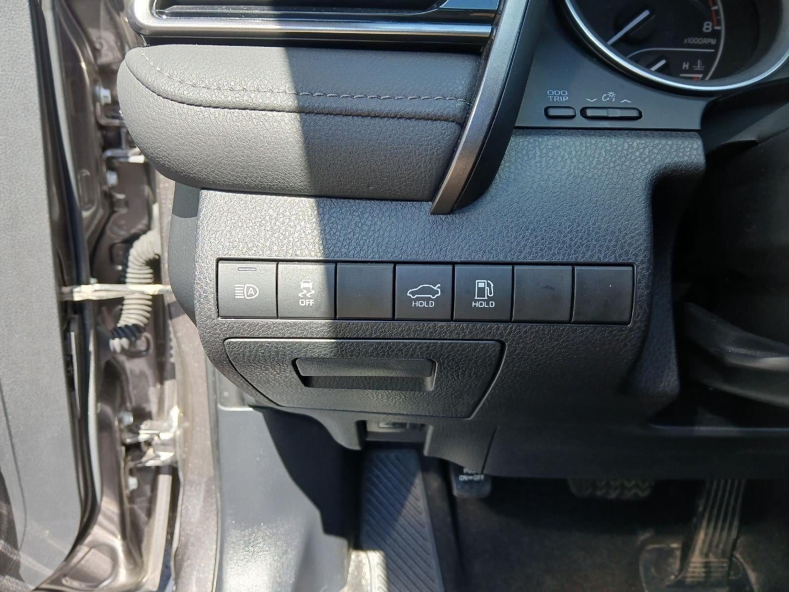 2022 Toyota Camry LE AUTO