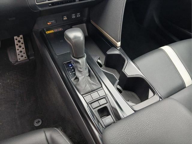 2025 Toyota Camry SE AWD