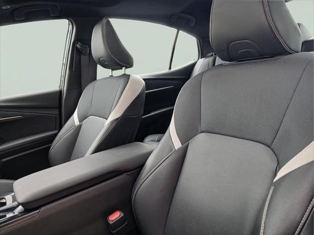 2025 Toyota Camry SE AWD