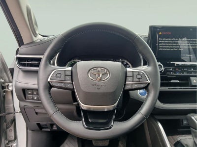 2021 Toyota Highlander Hybrid Platinum