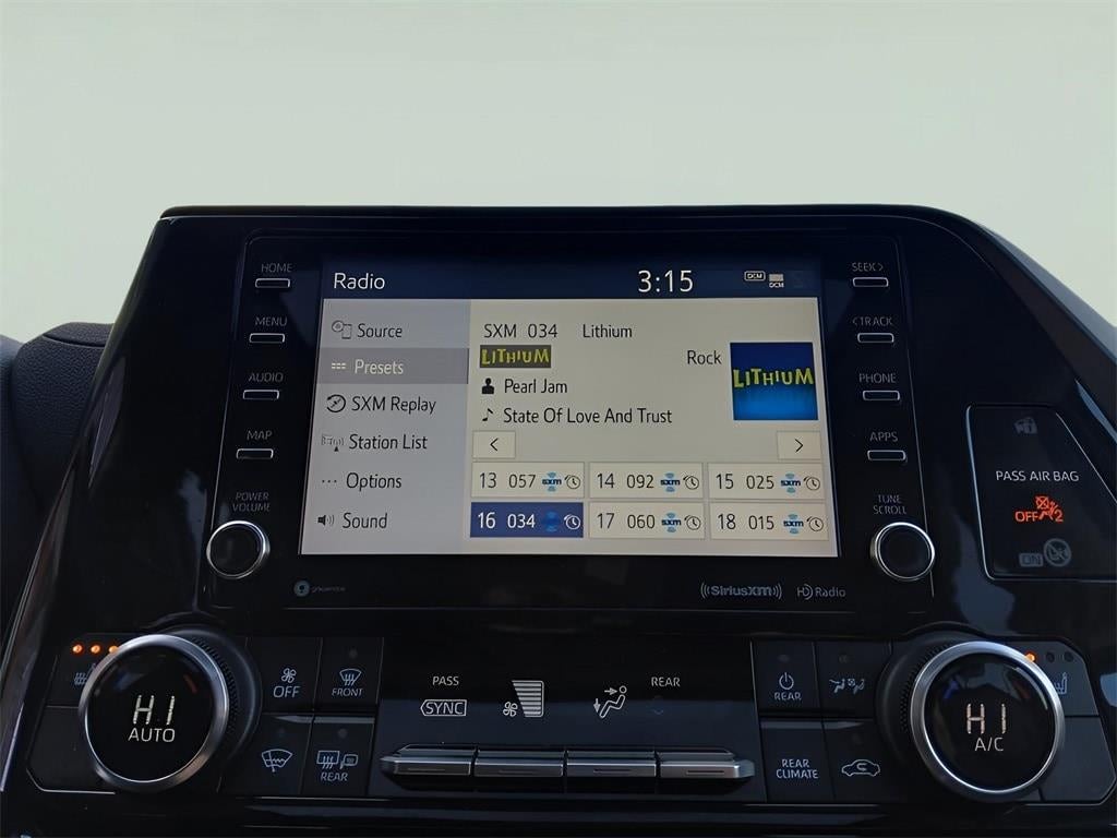 2022 Toyota HIGHLANDER HYBRD XLE