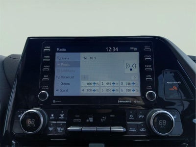 2022 Toyota HIGHLANDER XLE