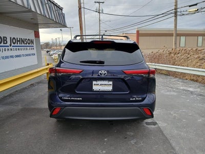 2022 Toyota HIGHLANDER XLE
