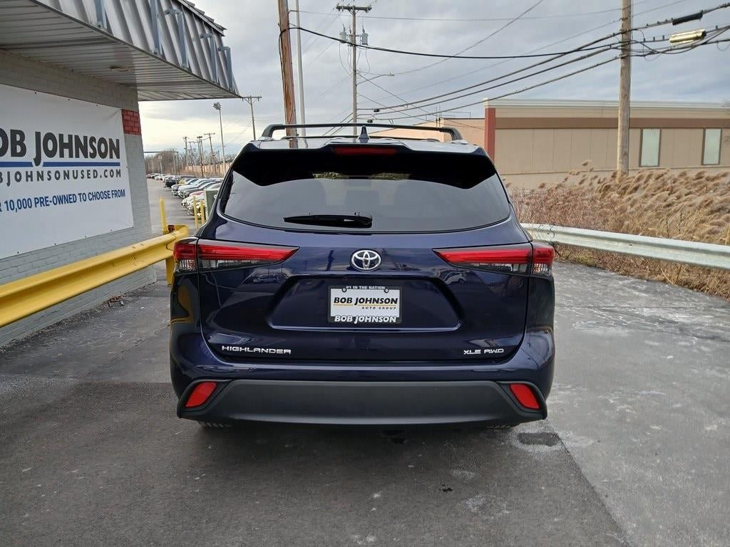2022 Toyota HIGHLANDER XLE