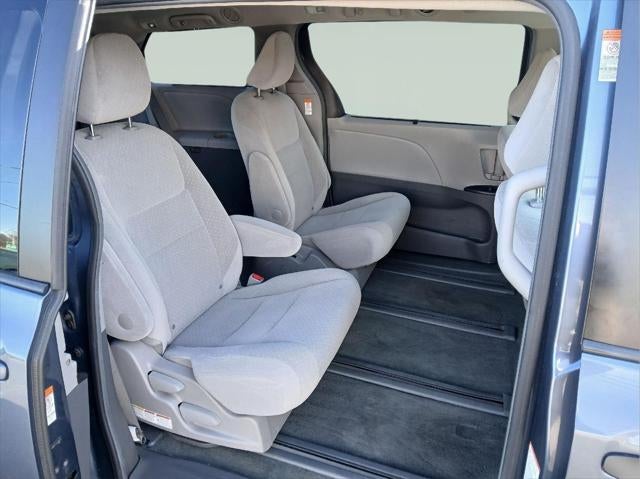 2015 Toyota SIENNA LE 3.5L LE 7-Passenger