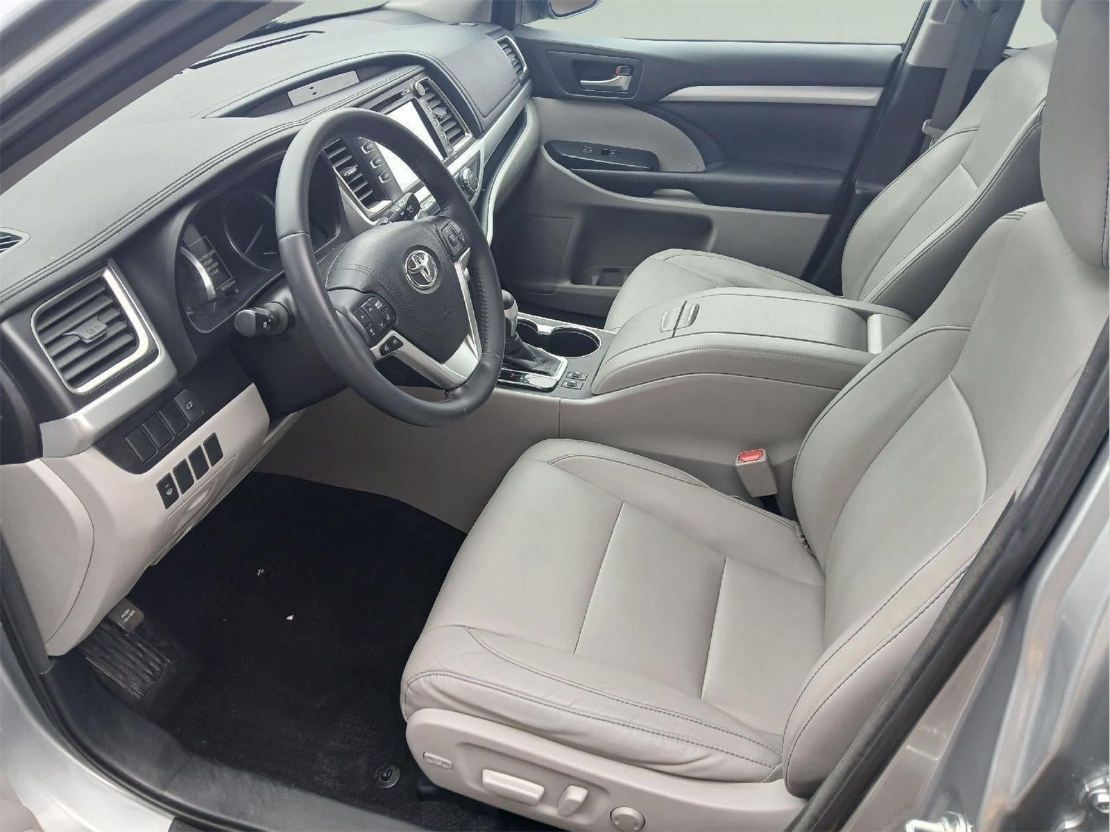 2016 Toyota HIGHLANDER XLE