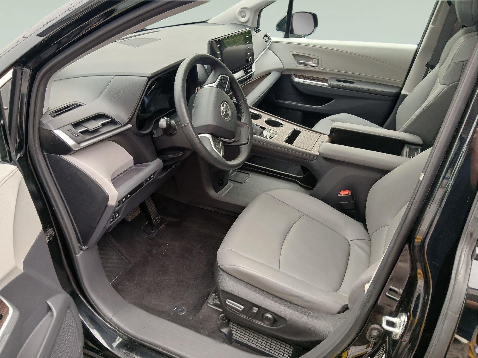 2023 Toyota Sienna XLE 7-Passenger