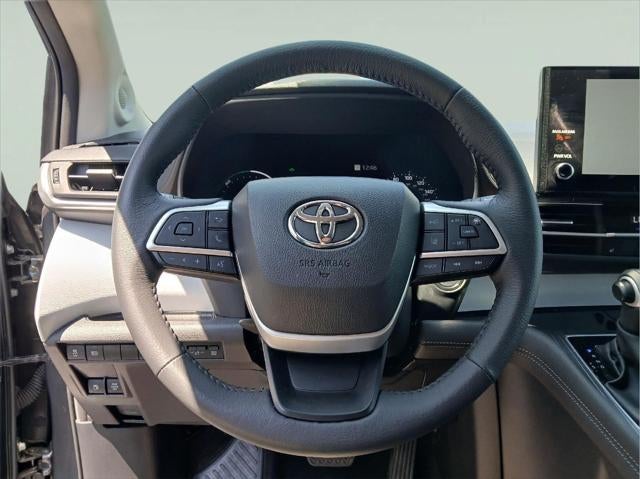 2025 Toyota Sienna XLE 7-Passenger