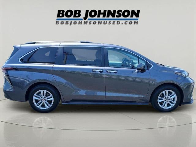 2025 Toyota Sienna XLE 7-Passenger