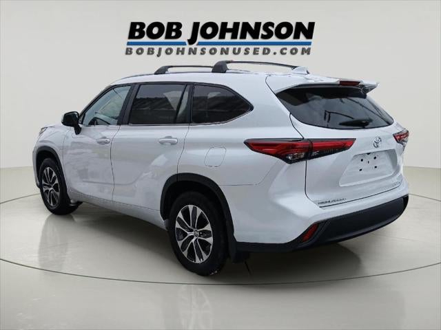 2023 Toyota HIGHLANDER XLE AWD