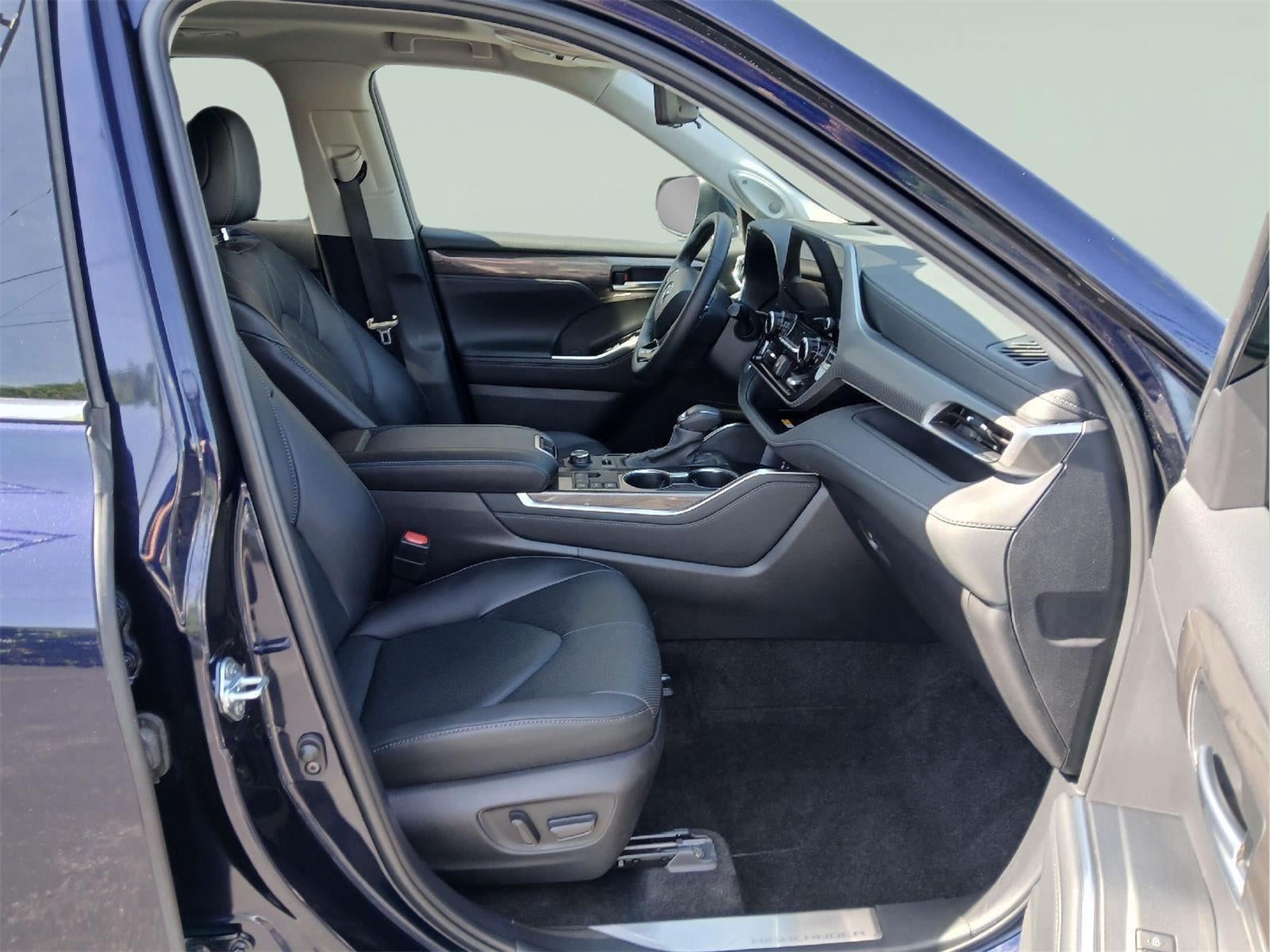 2025 Toyota Highlander Platinum