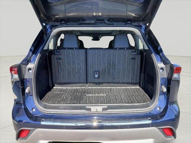2025 Toyota Highlander Platinum