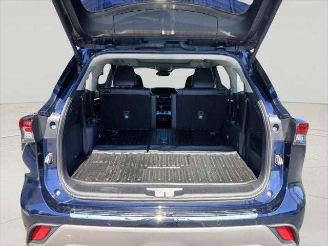 2025 Toyota Highlander Platinum
