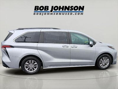 2021 Toyota SIENNA LE LE 8-Passenger