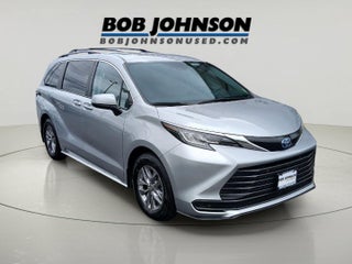 2022 Toyota Sienna LE