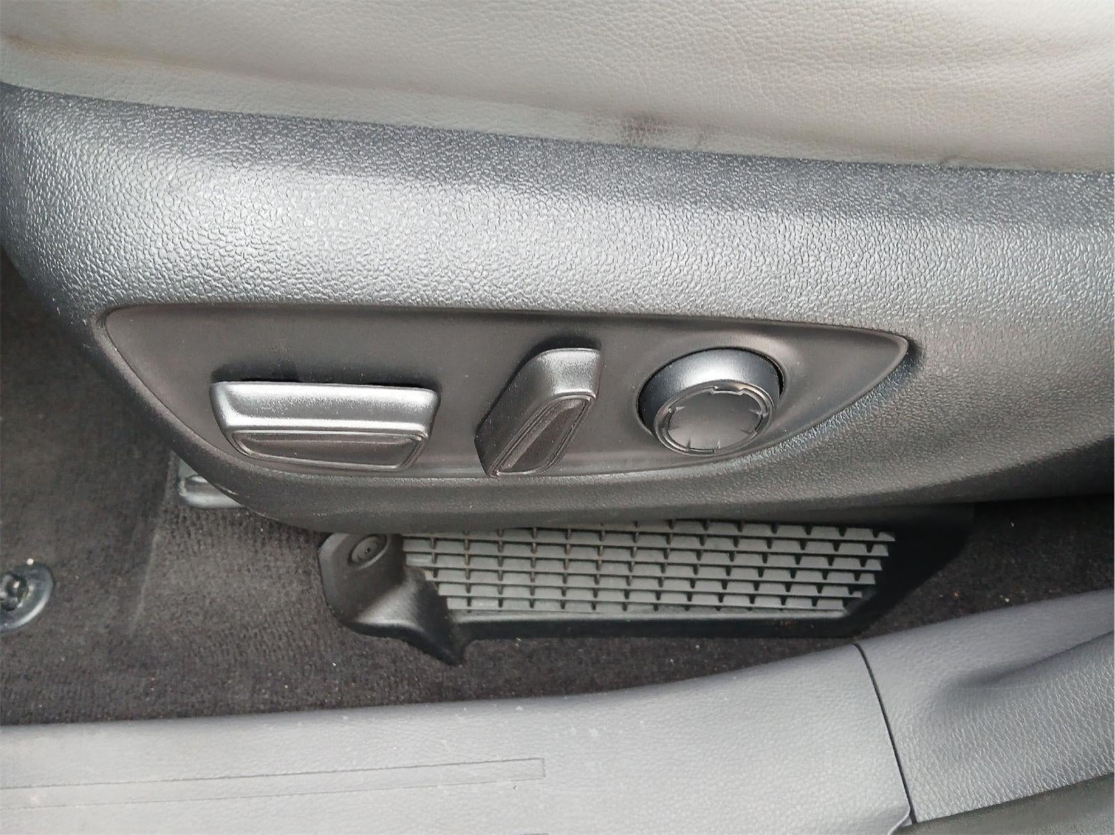 2024 Toyota SIENNA XLE MINIVAN