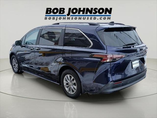 2024 Toyota SIENNA XLE MINIVAN