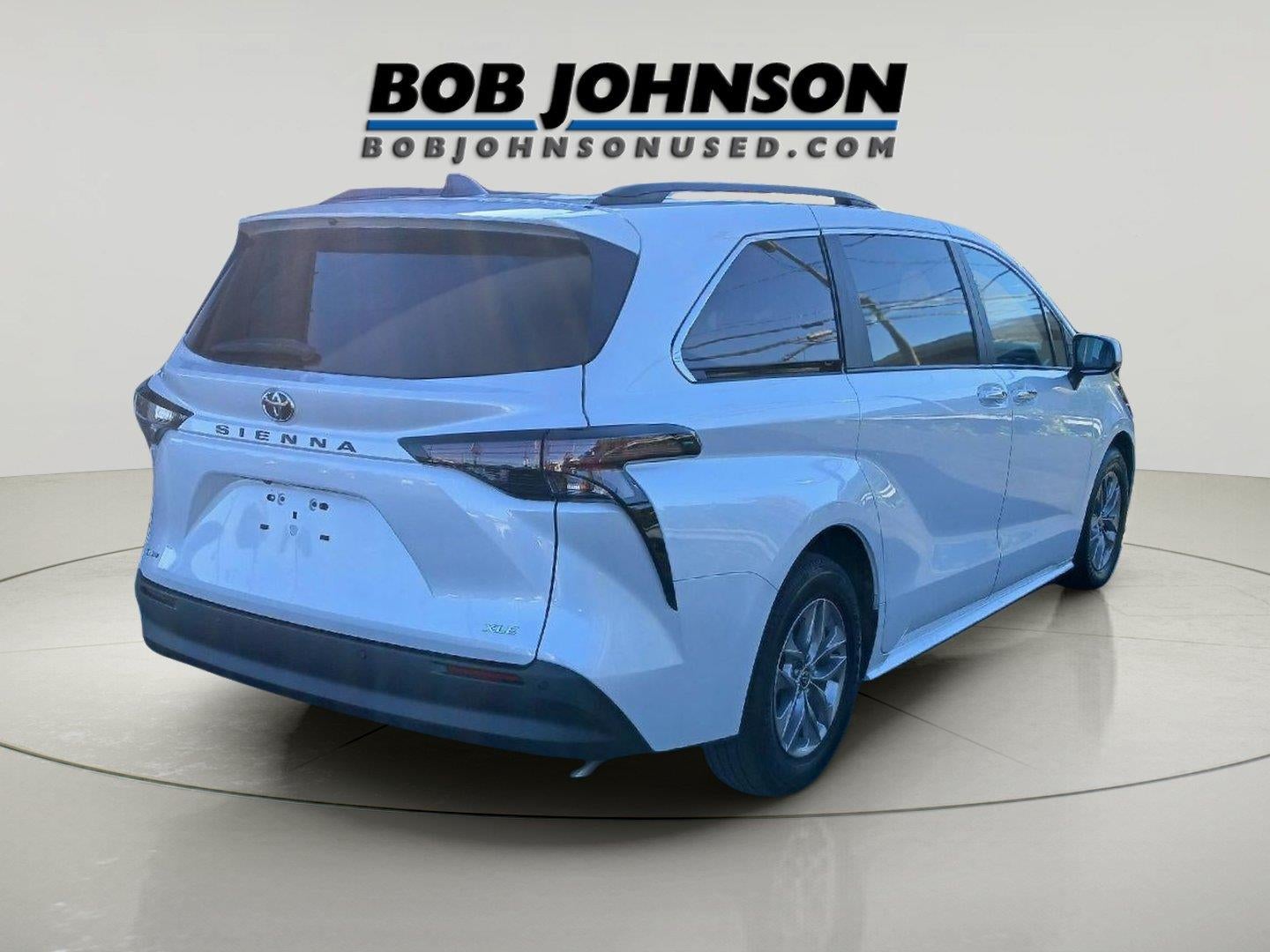 2026 Toyota Sienna XLE 8-Passenger