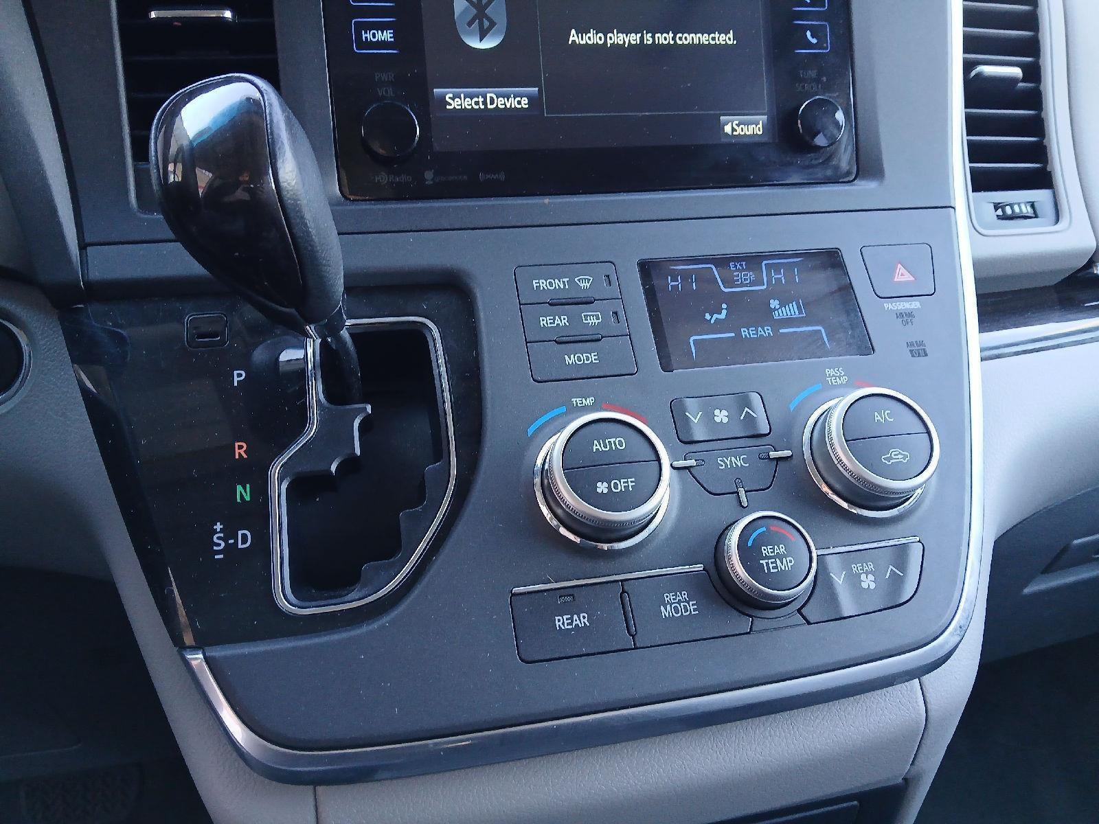 2017 Toyota Sienna XLE 8-Passenger