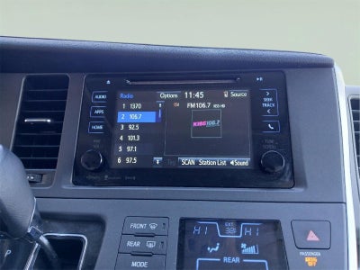 2017 Toyota Sienna XLE 8-Passenger