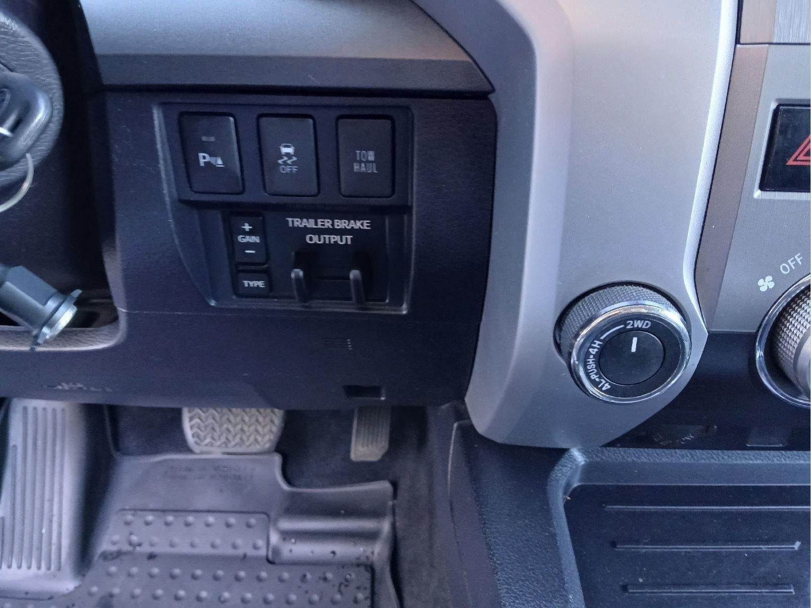 2017 Toyota Tundra SR5