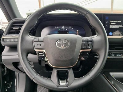 2025 Toyota CROWN SIGNIA XLE