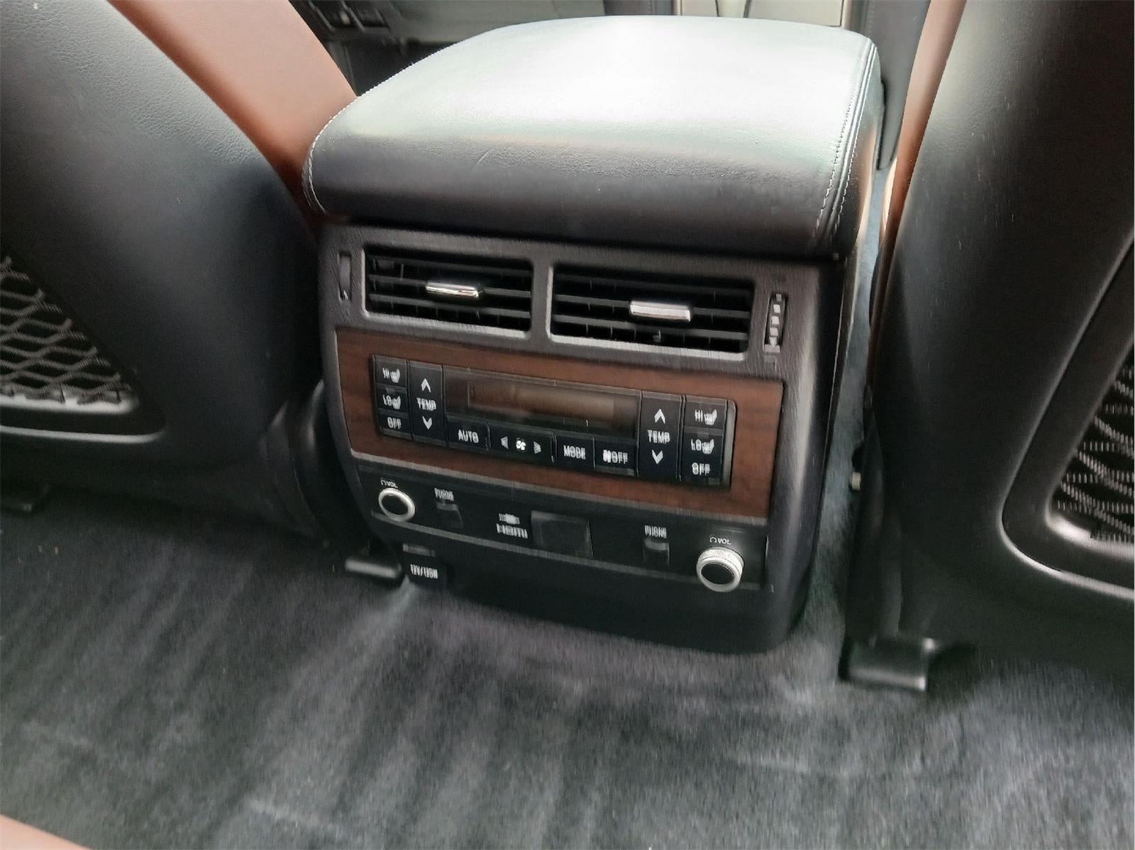 2016 Toyota Land Cruiser Base
