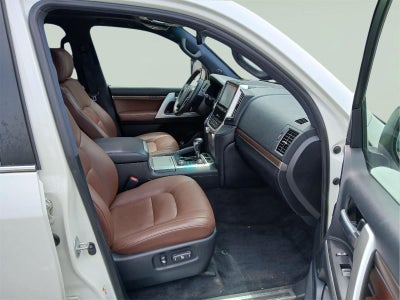 2016 Toyota Land Cruiser Base