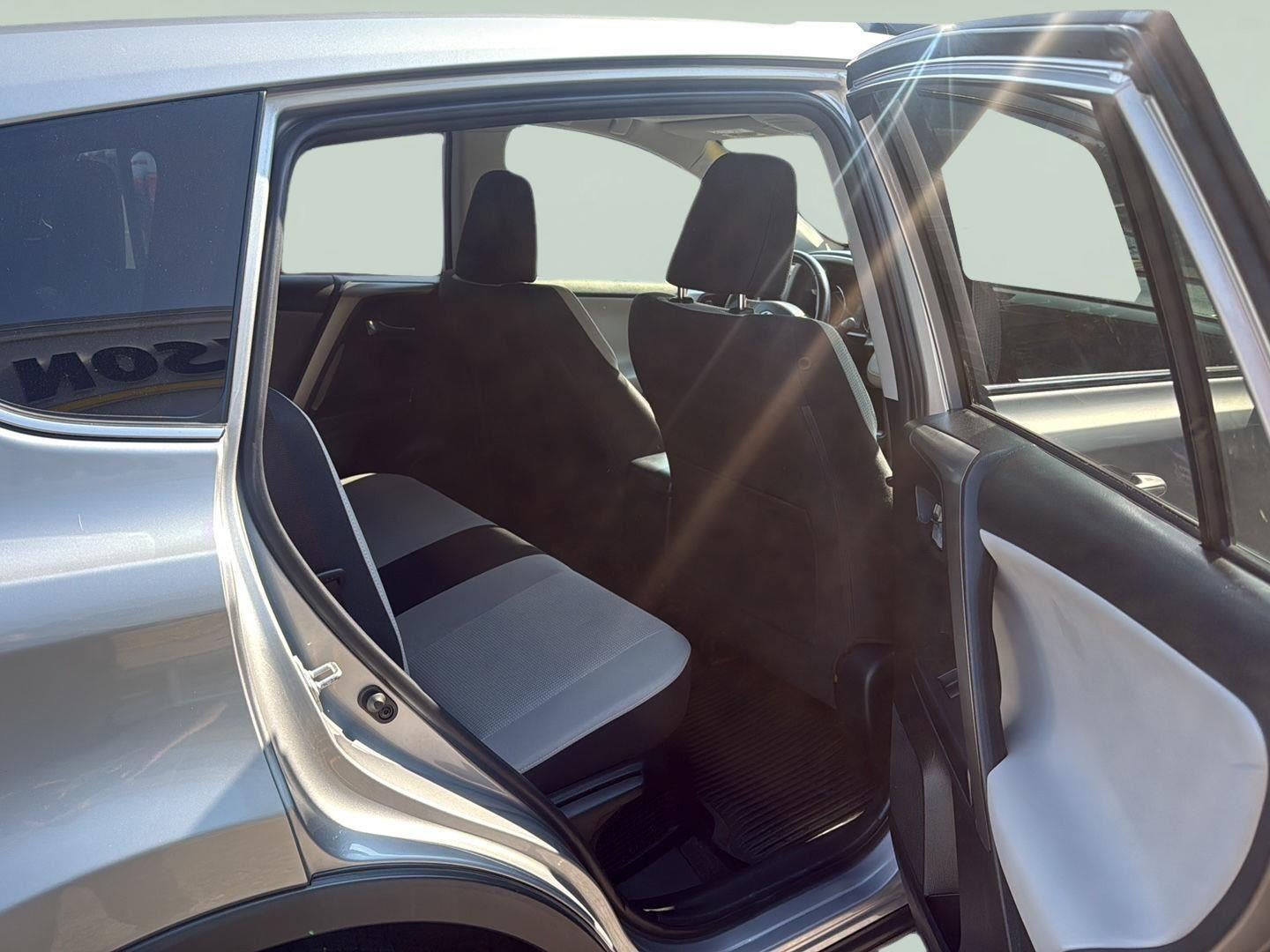 2017 Toyota RAV4 Hybrid XLE