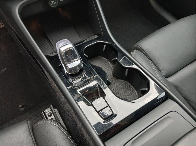 2025 Volvo XC40 Ultra Dark Theme