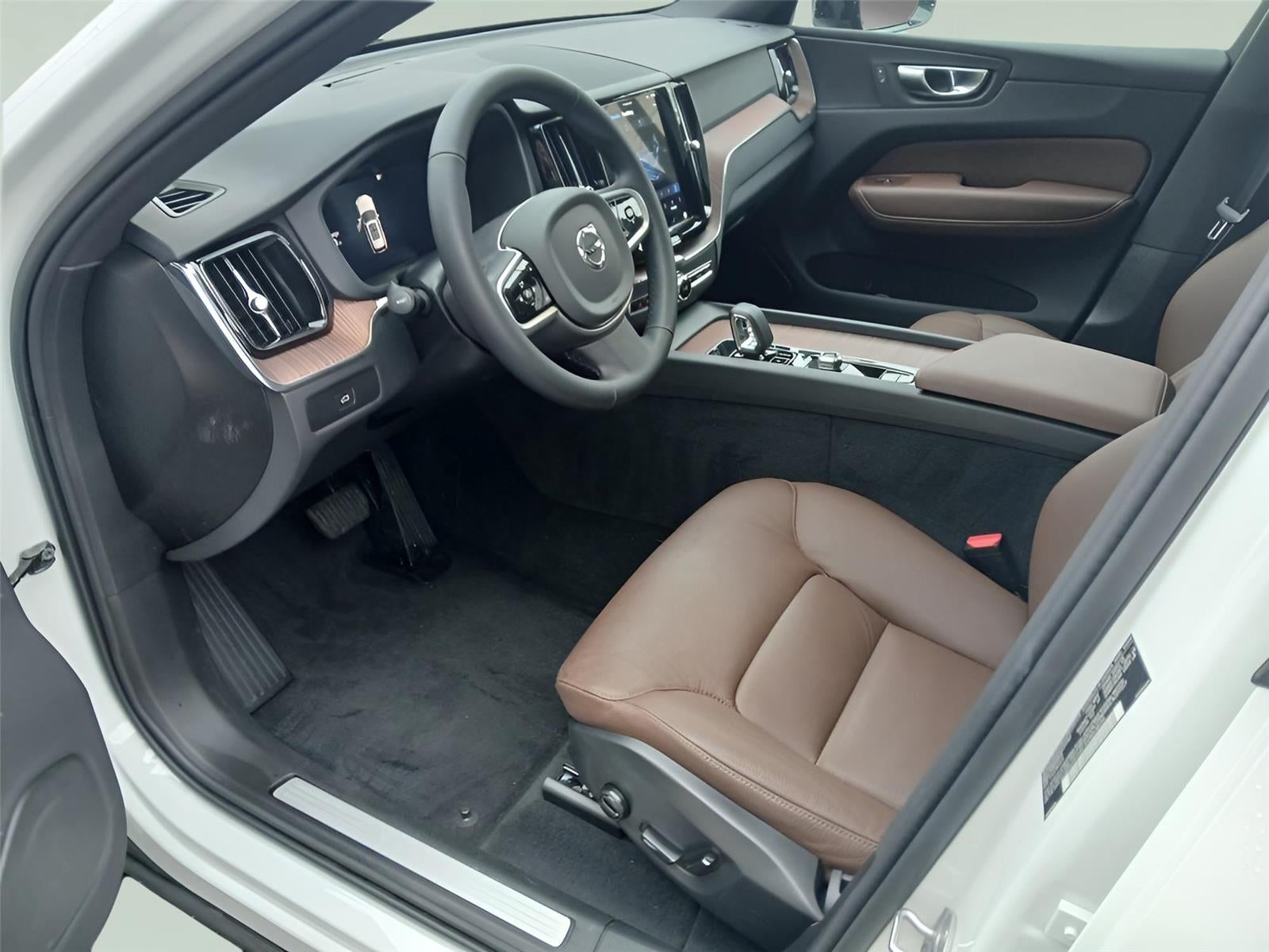 2025 Volvo XC60 Plus