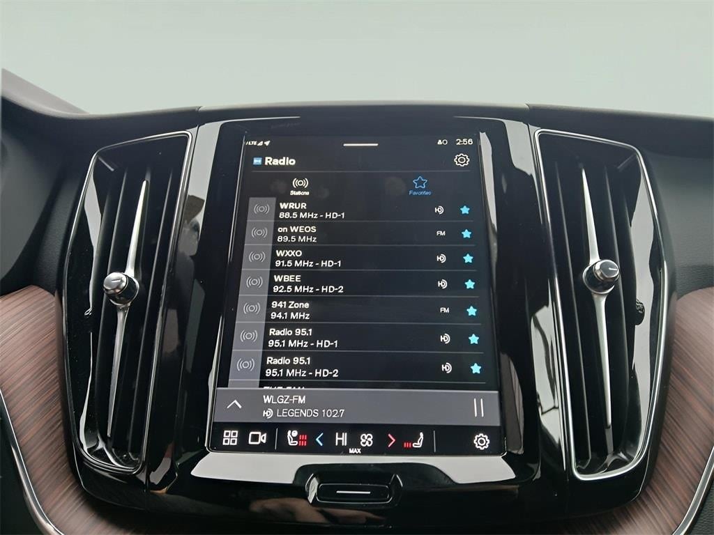 2025 Volvo XC60 Plus