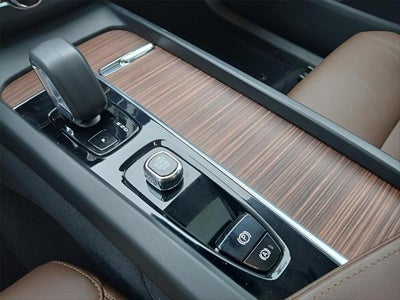 2025 Volvo XC60 Plus