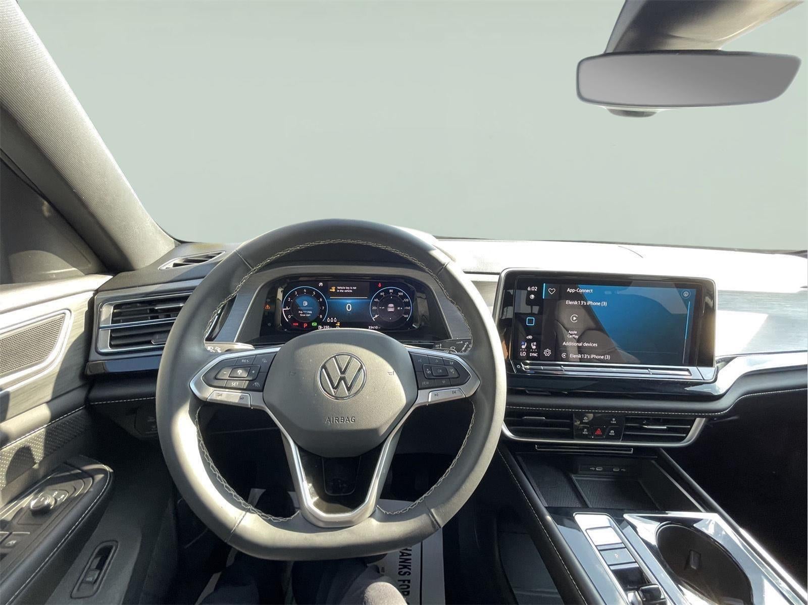 2024 Volkswagen Atlas Cross Sport 2.0T SE w/Technology