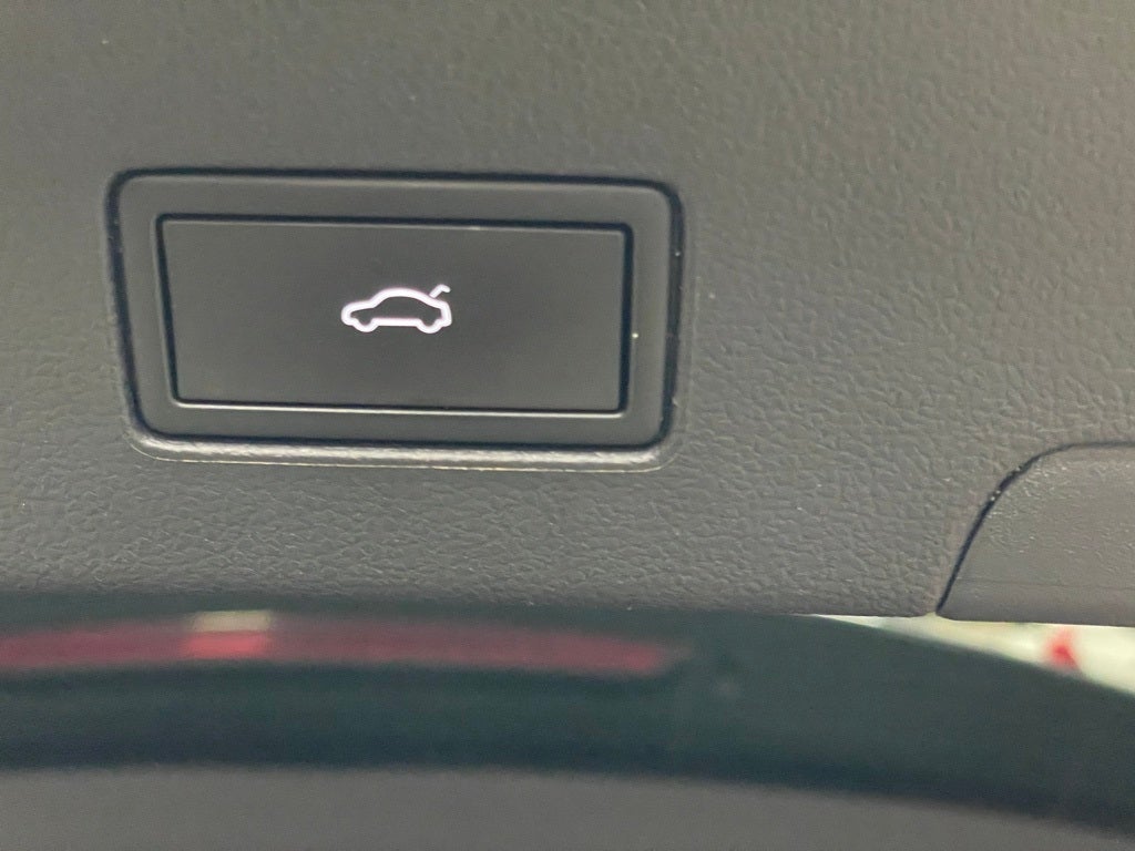 2022 Volkswagen Atlas Cross Sport 3.6L V6 SE w/Technology Certified