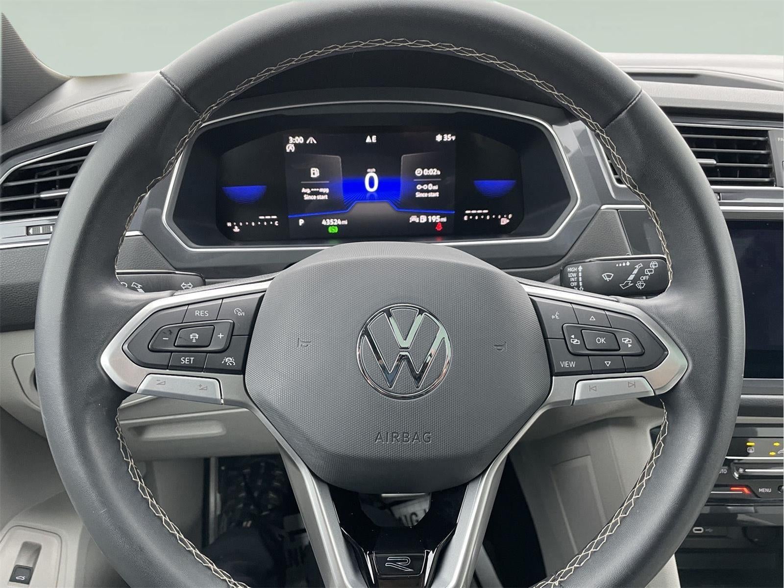 2023 Volkswagen Tiguan SE R-Line Black