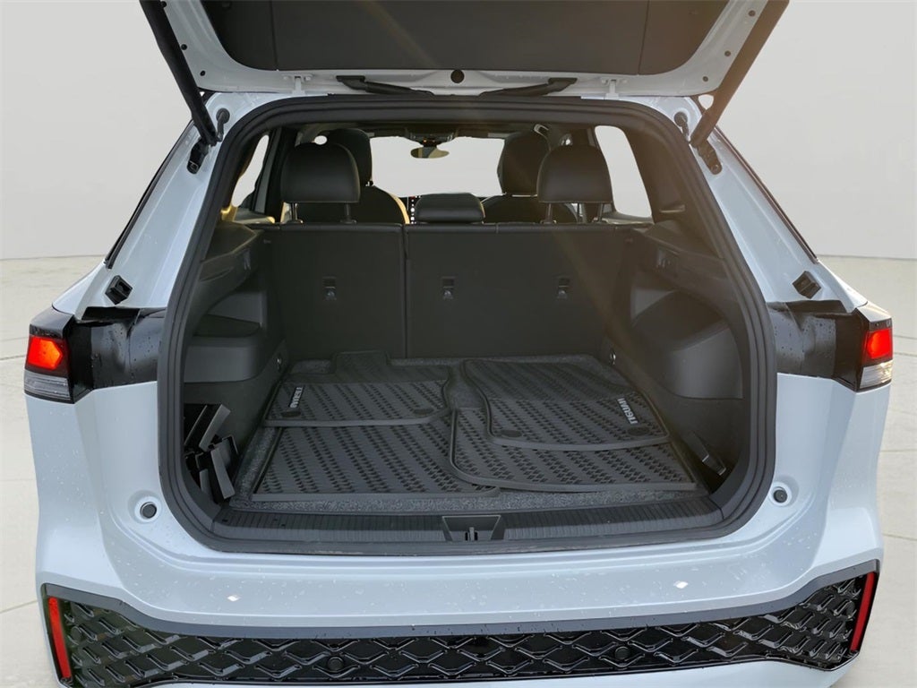 2025 Volkswagen Tiguan 2.0T SE R-Line Black Certified