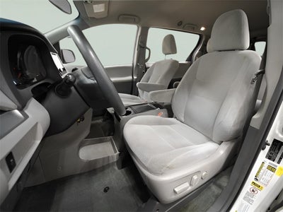 2015 Toyota Sienna LE 7 Passenger