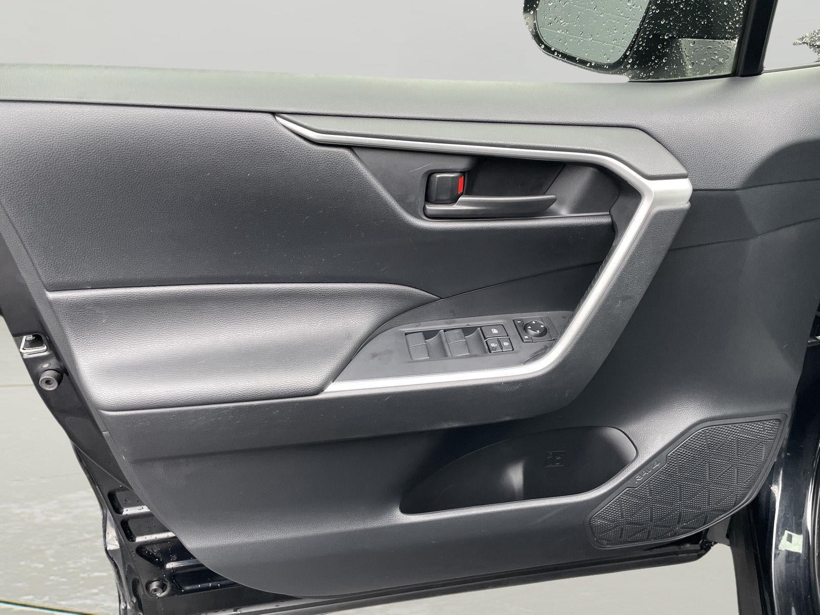 2019 Toyota RAV4 Hybrid LE