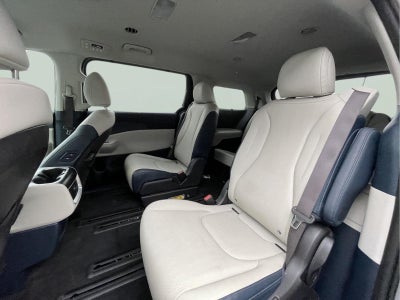 2025 Kia Carnival Hybrid EX