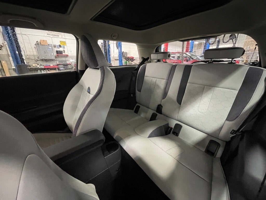 2025 MINI Cooper S Signature Plus - Certified **$2500 Rebate**