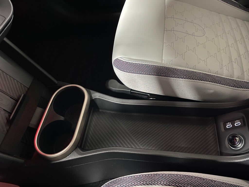 2025 MINI Cooper S Signature Plus - Certified **$2500 Rebate**