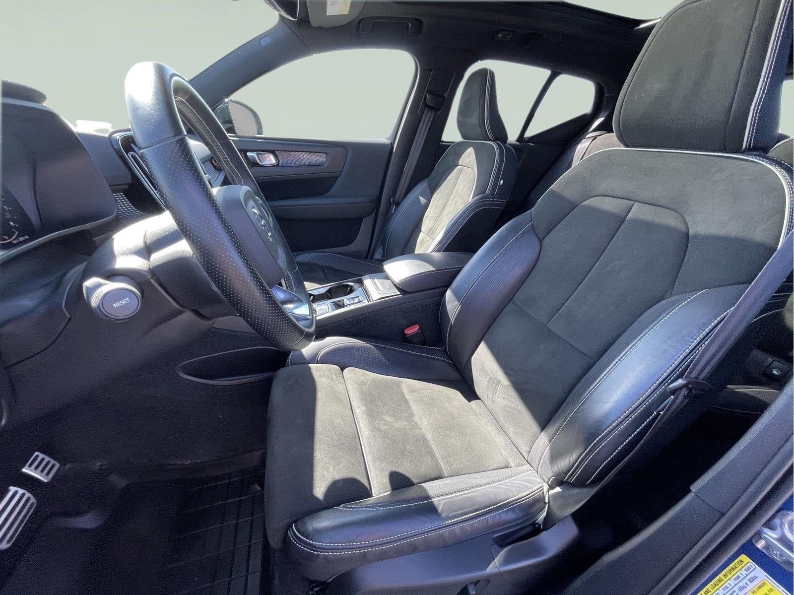 2021 Volvo XC40 R-Design