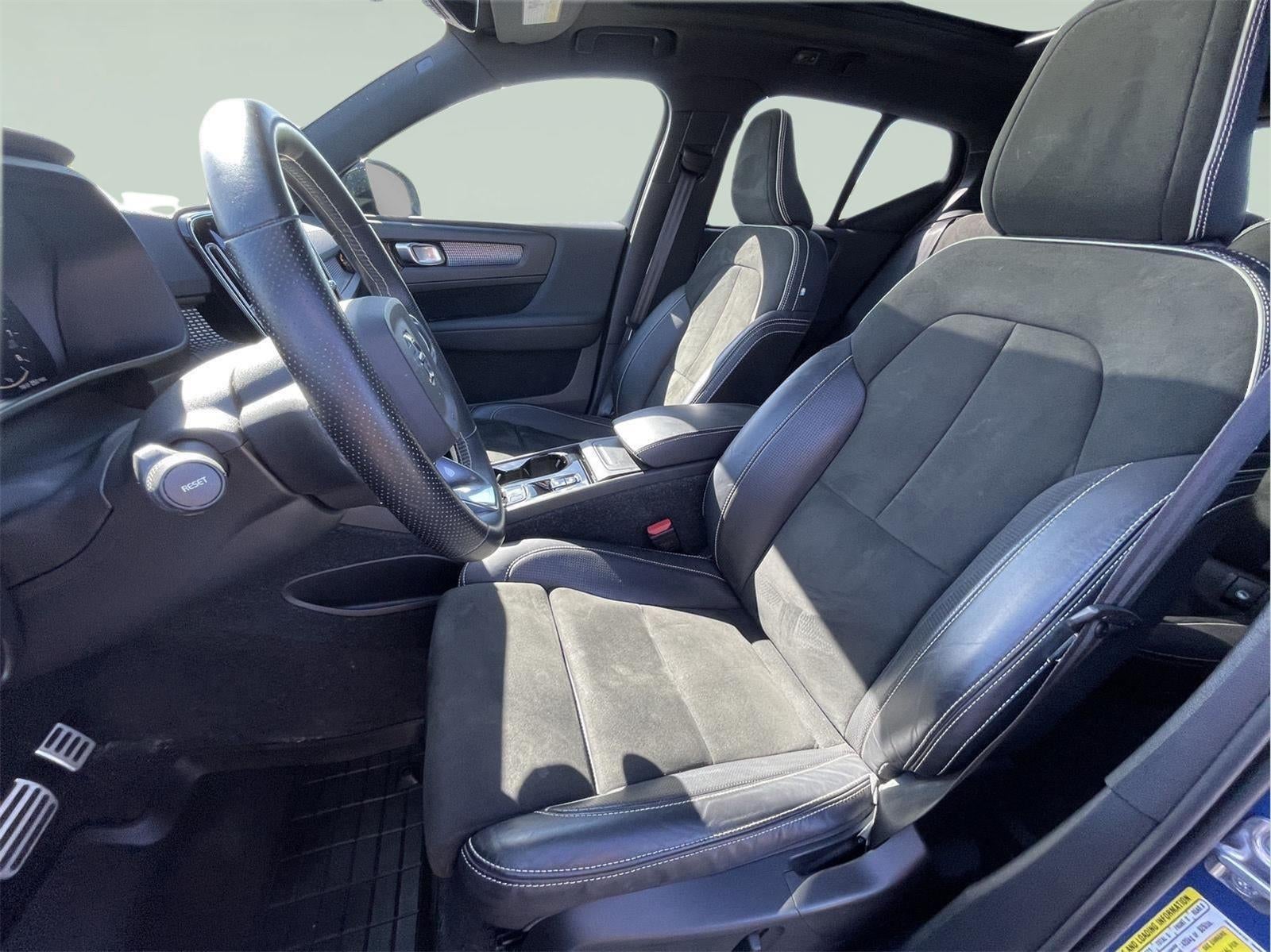 2021 Volvo XC40 R-Design