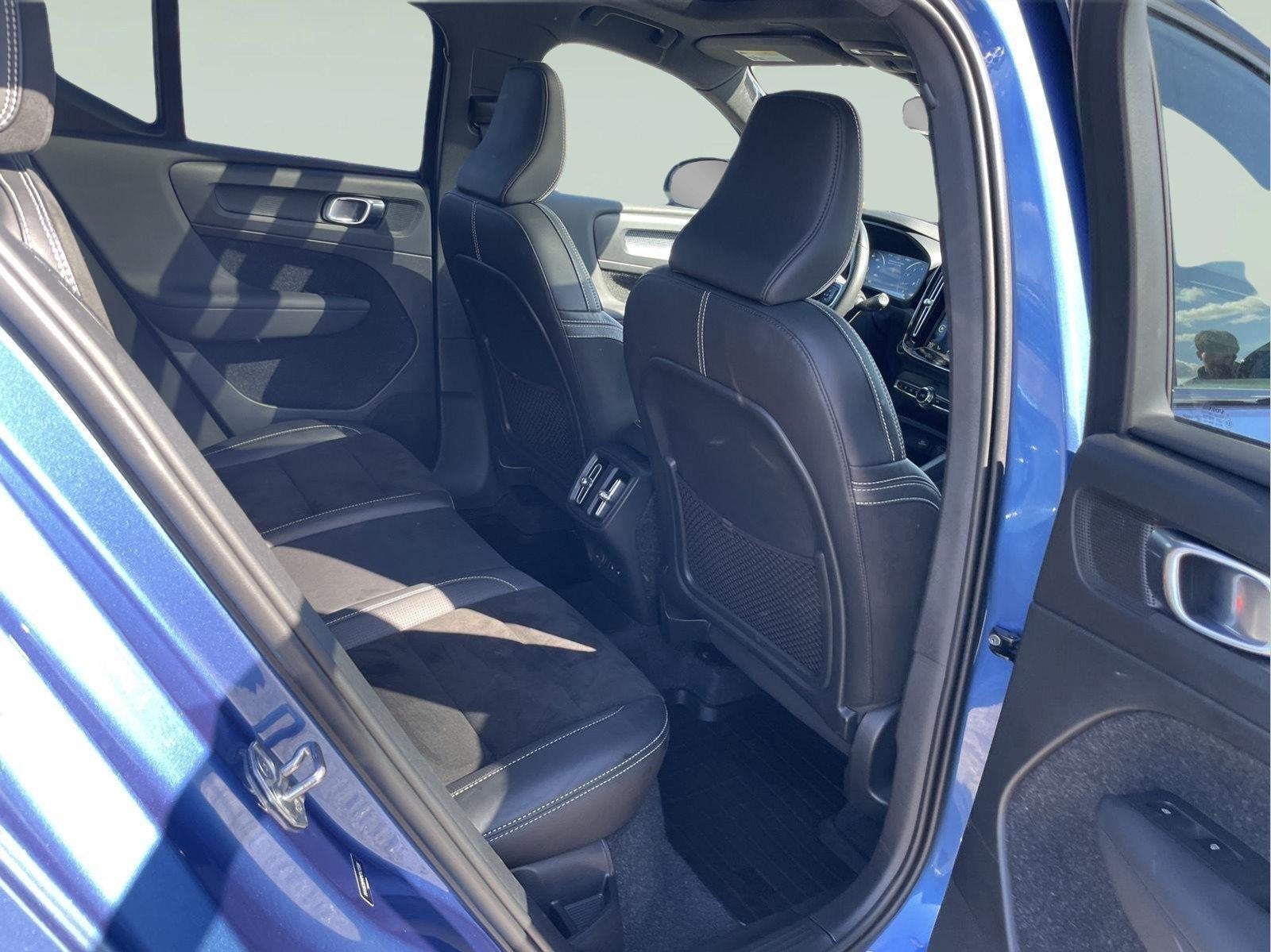 2021 Volvo XC40 R-Design