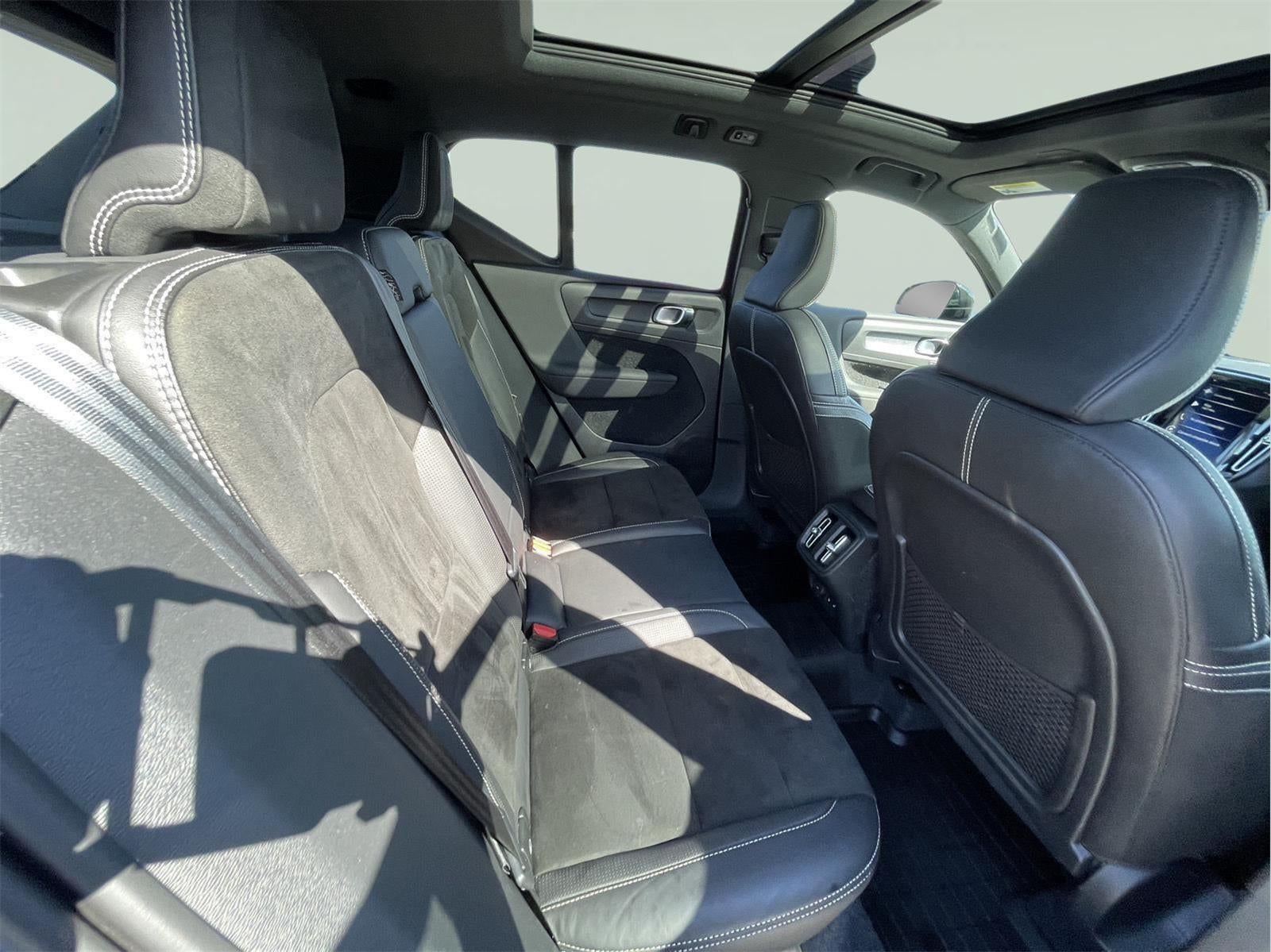 2021 Volvo XC40 R-Design
