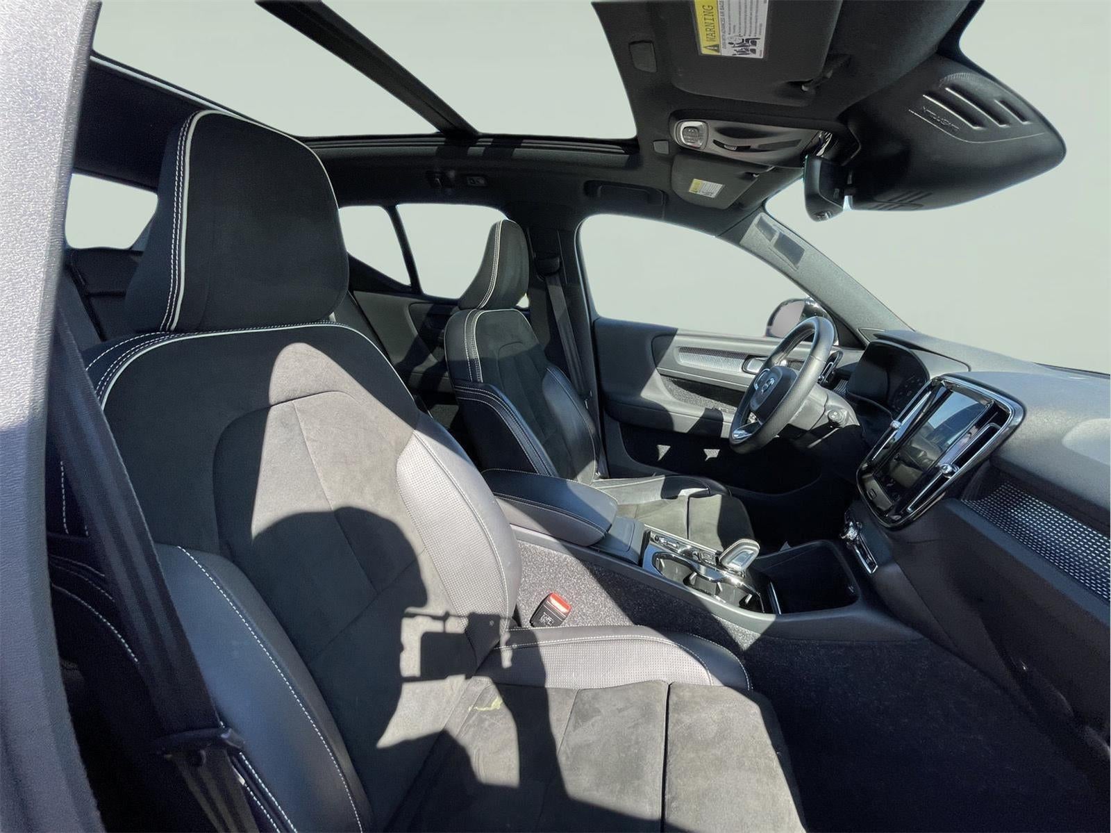 2021 Volvo XC40 R-Design